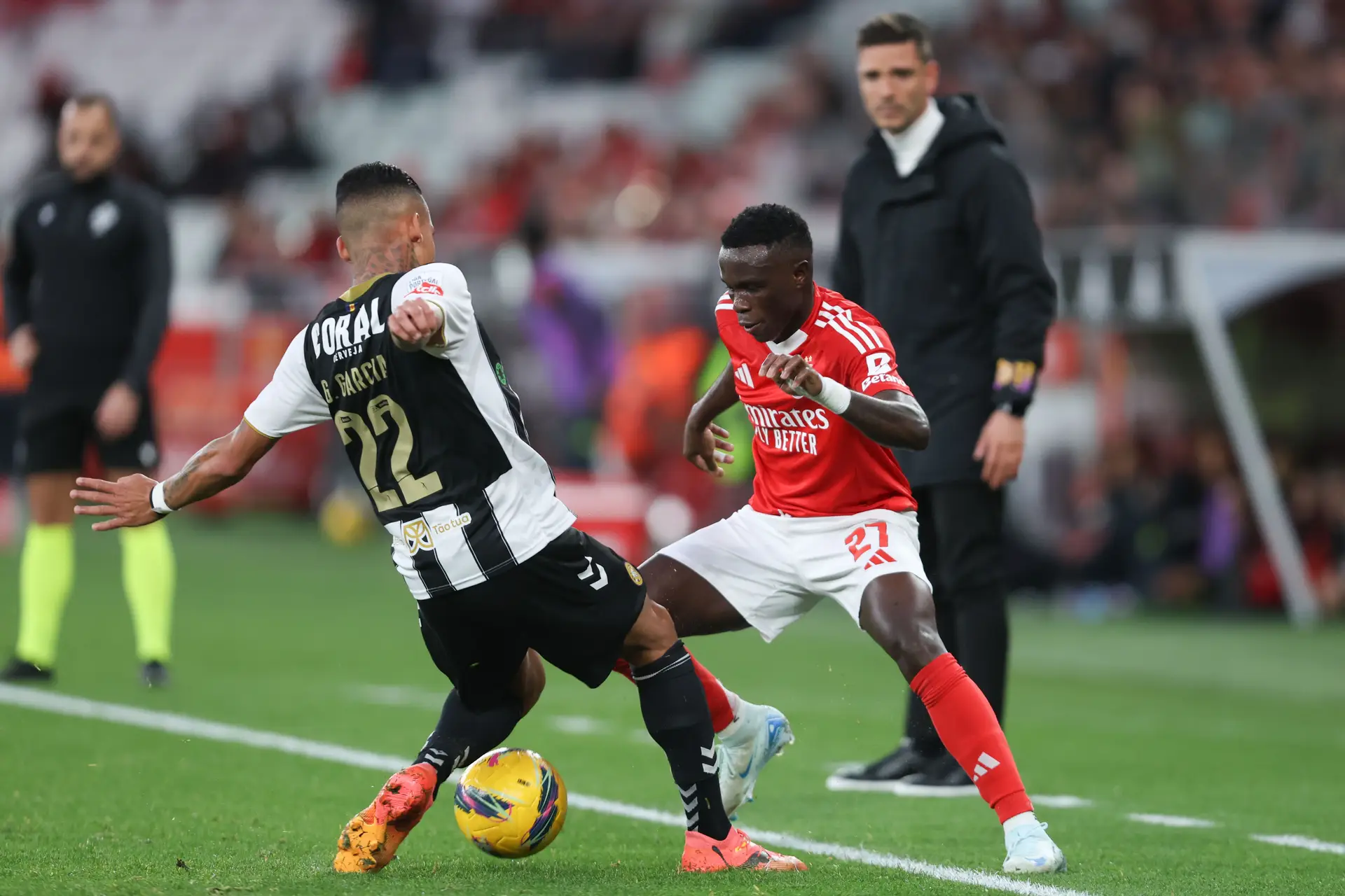 Não há quem faça pior ao Benfica do que o Benfica. O Nacional é que não aproveitou