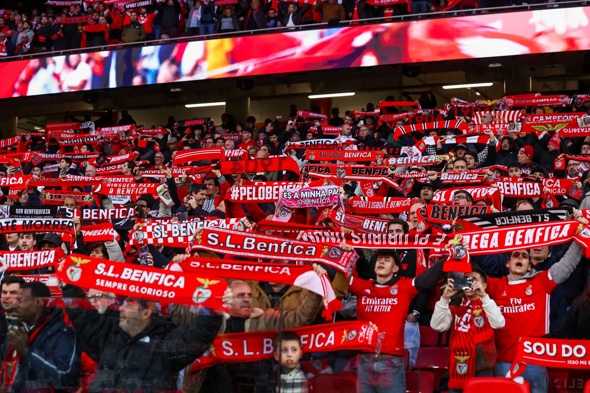 Sócios do Benfica aprovam estatutos com limitação de mandatos