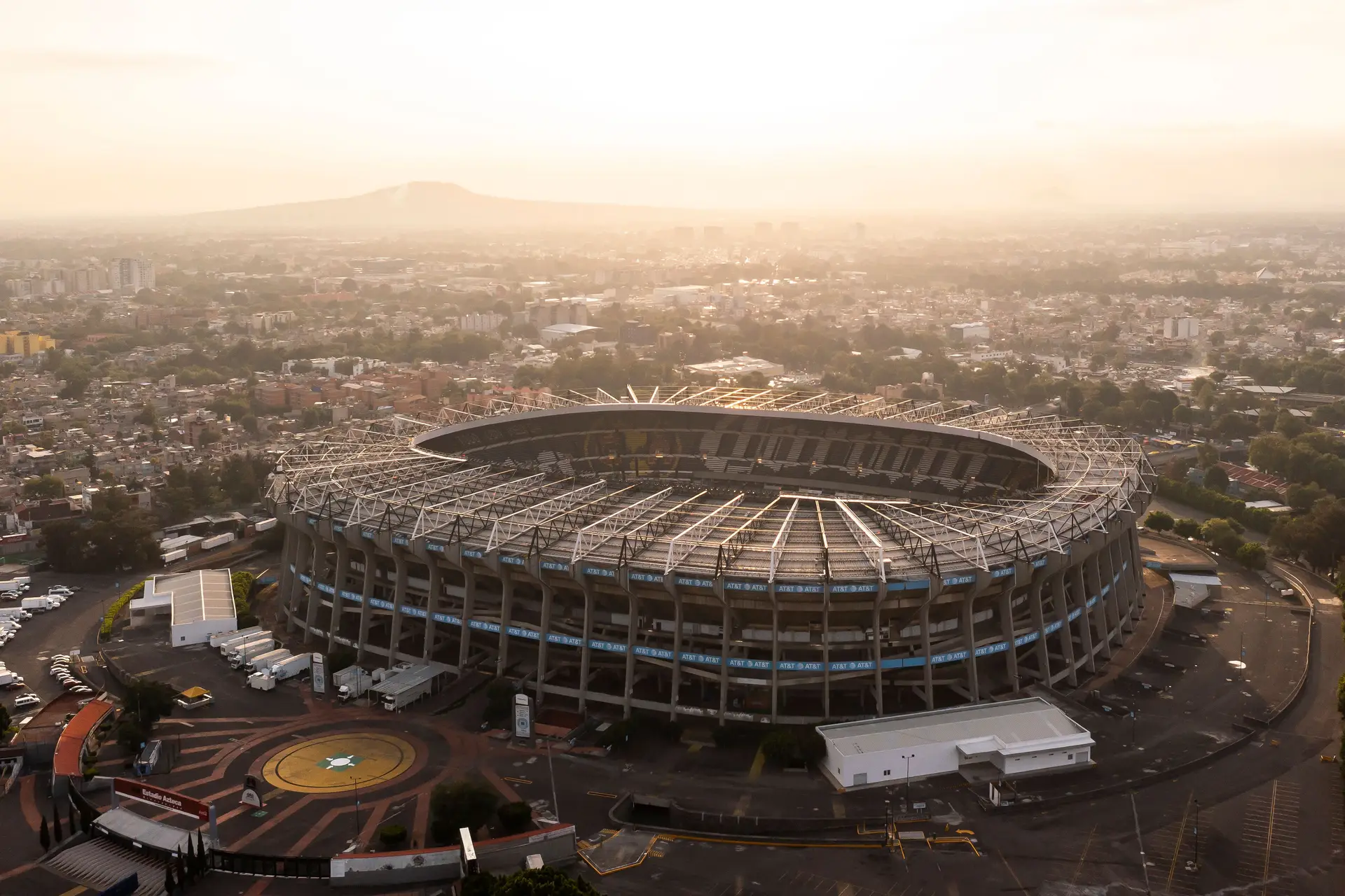 Vistoria às condições dos trabalhadores envolvidos na preparação do Mundial 2026 foi travada. FIFA desresponsabiliza-se