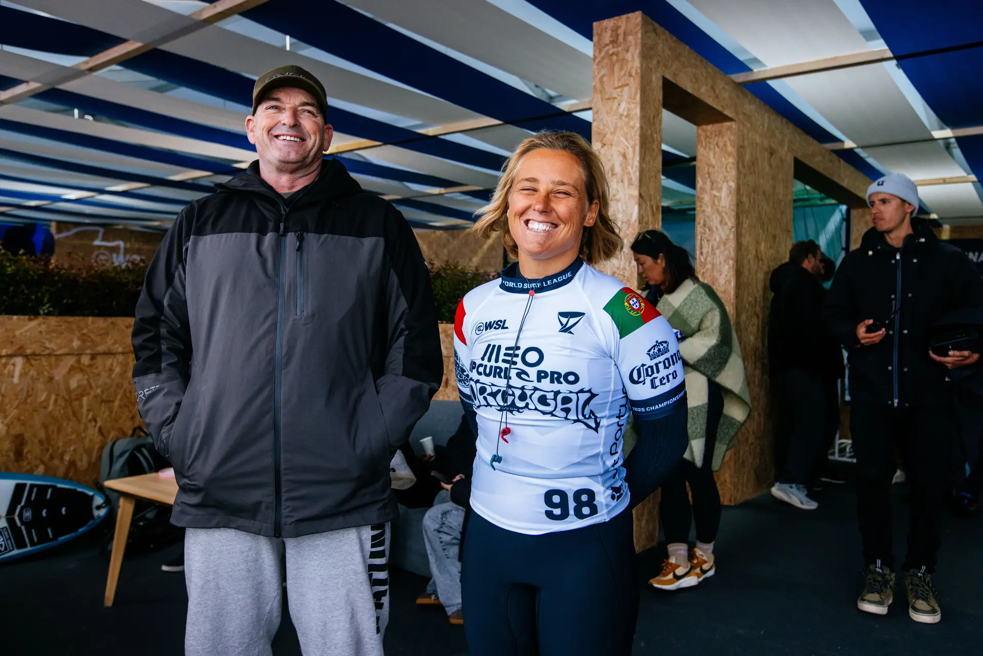 Yolanda Hopkins perdeu duas vezes contra a adolescente que é a campeã mundial. Ou a “pessoa pequena” que “gosta de ondas pequenas”