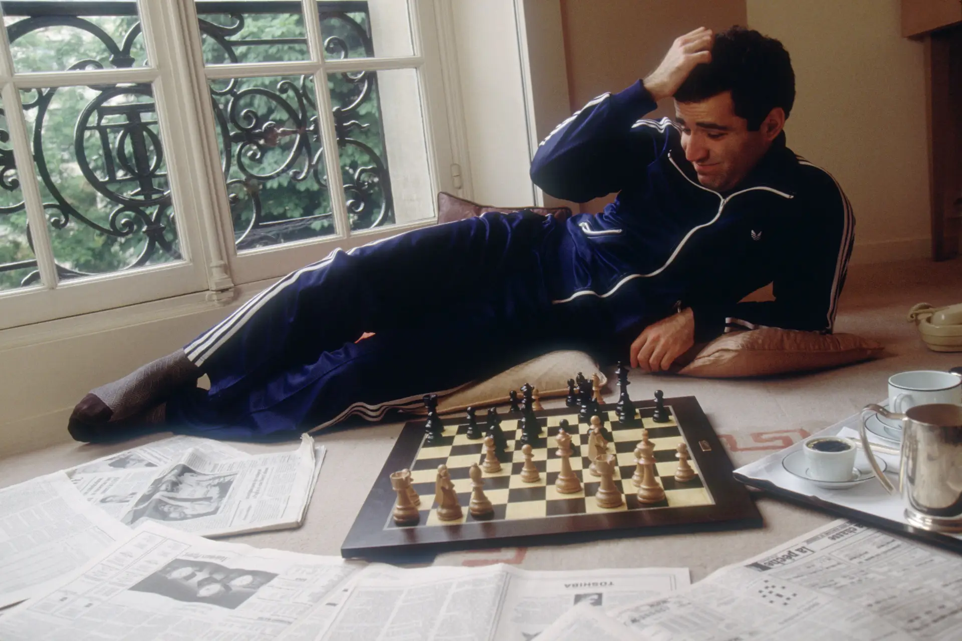 Kasparov: “Mesmo que errasse contra o Karpov, ninguém arriscava dizer. Hoje o Carlsen erra, a máquina avisa e temos logo milhões a gozar”