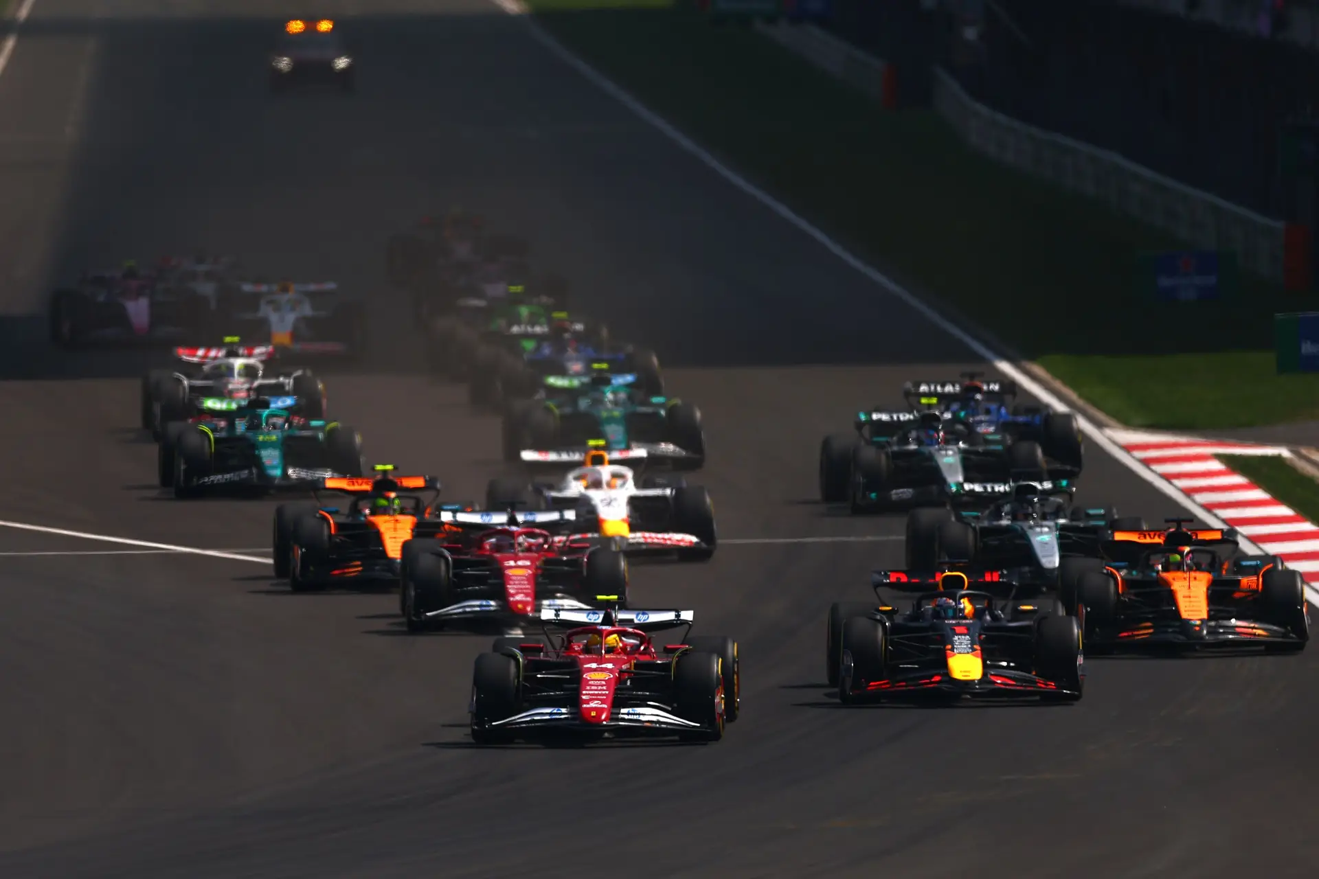 Chinesa BYD estuda entrar na Fórmula 1 com equipa própria, avança Bloomberg