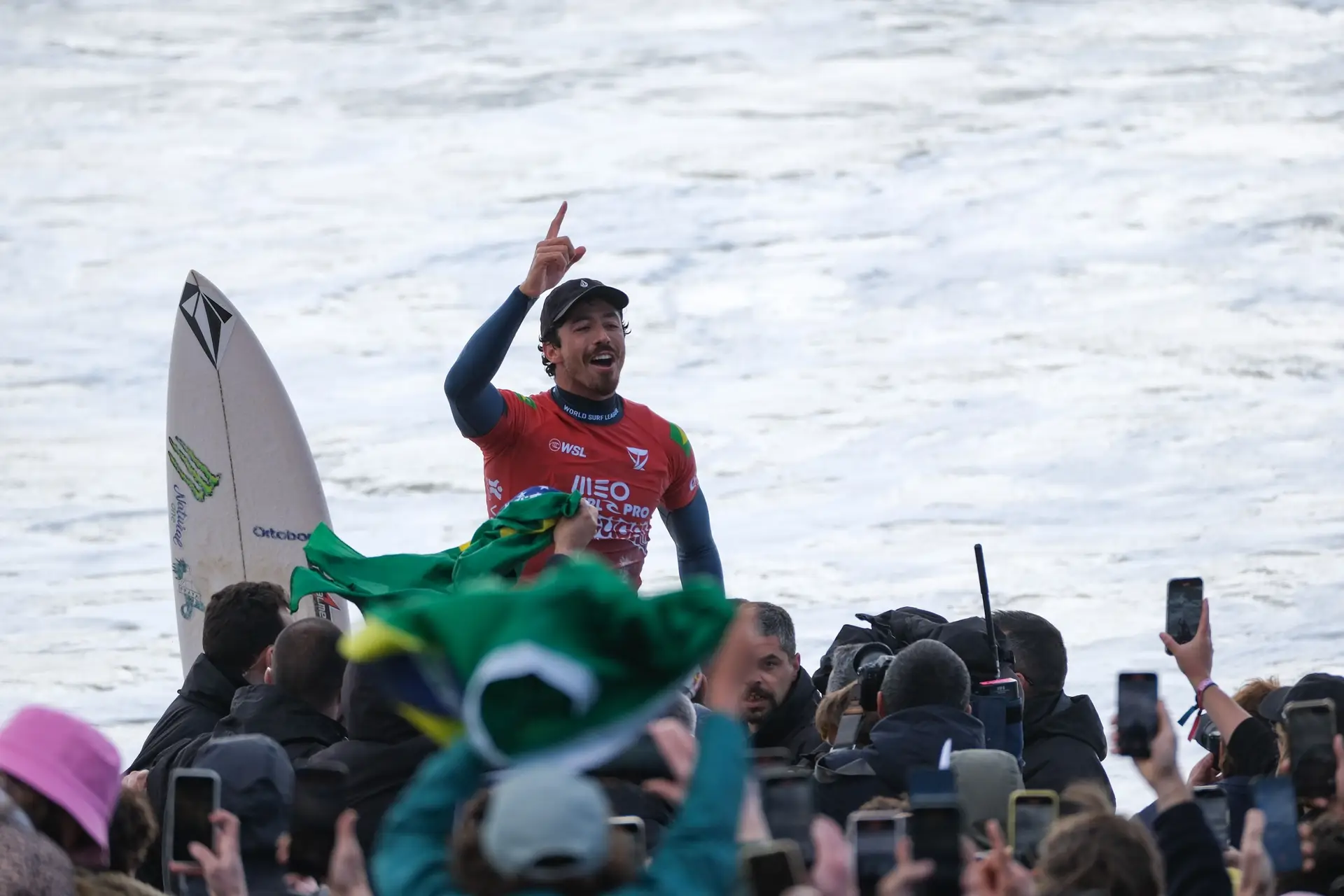 Meo Rip Curl Pro Portugal: Yago Dora estreia-se a vencer em Supertubos