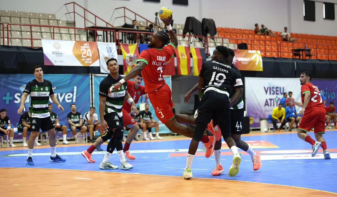 Délcio Pina tinha dois caminhos: a delinquência ou o andebol. Escolheu viver de mãos pegajosas e ser crónico melhor marcador em Portugal