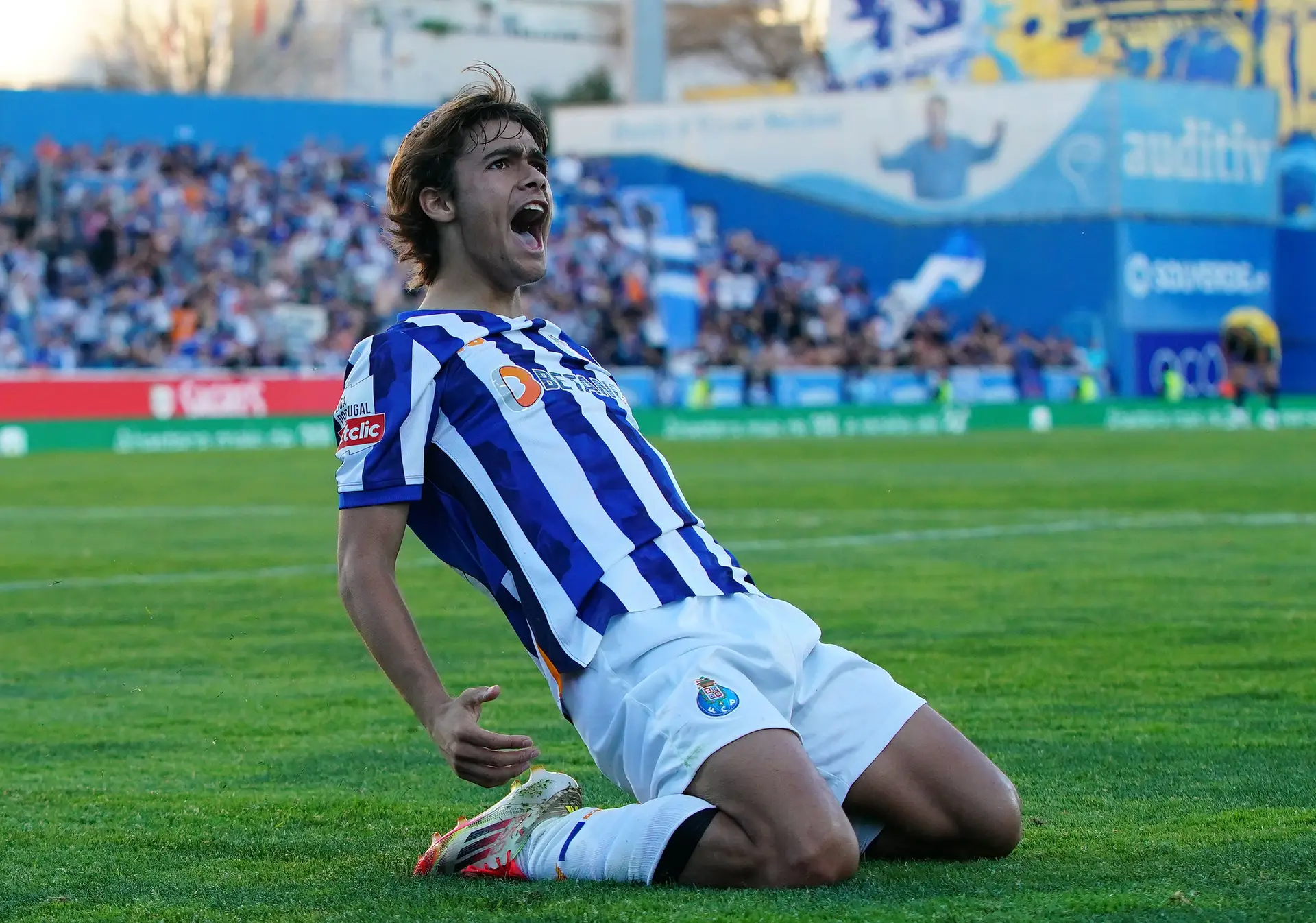 Com Rodrigo Mora há pão para hoje e não há fome amanhã (a crónica do Estoril-FC Porto)