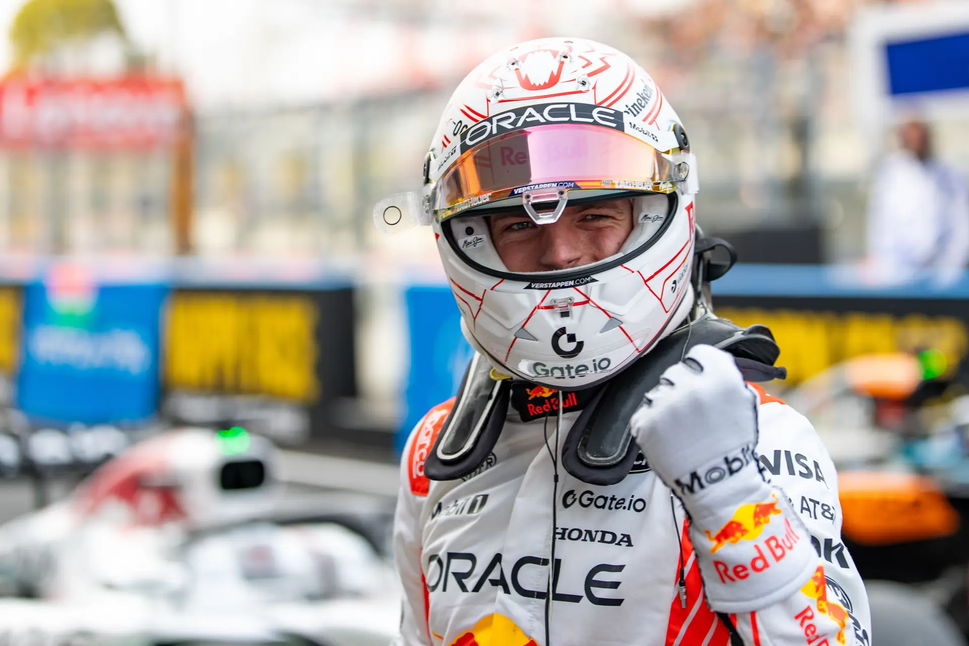 A instabilidade da Red Bull não chegou ao campeão: Max Verstappen conquista pole no Japão