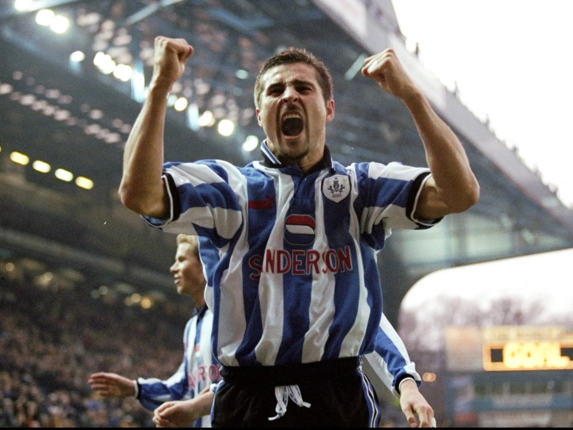 A celebrar um golo no Sheffield Wednesday