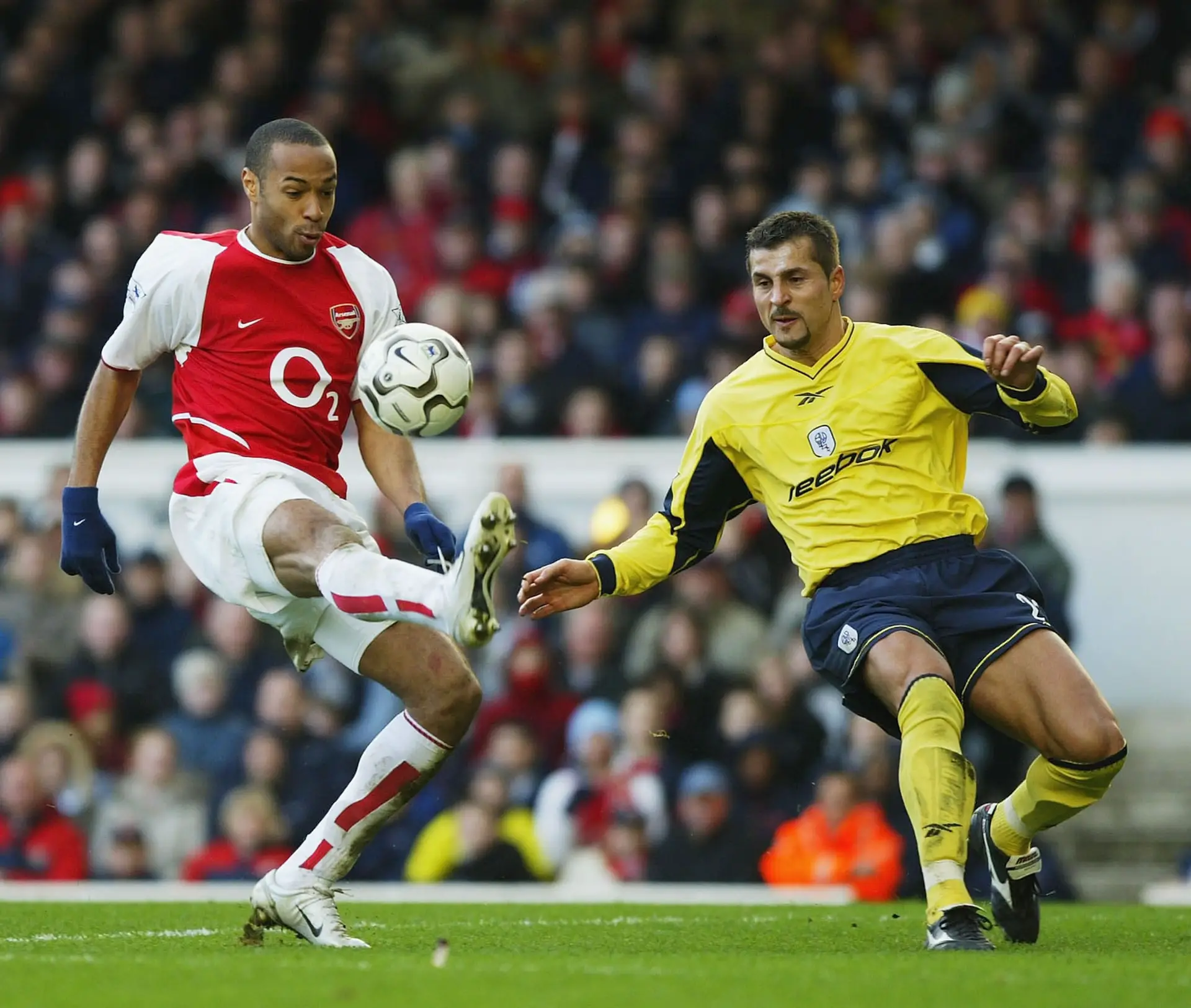 Contra o Arsenal e Thierry Henry, pelo Bolton