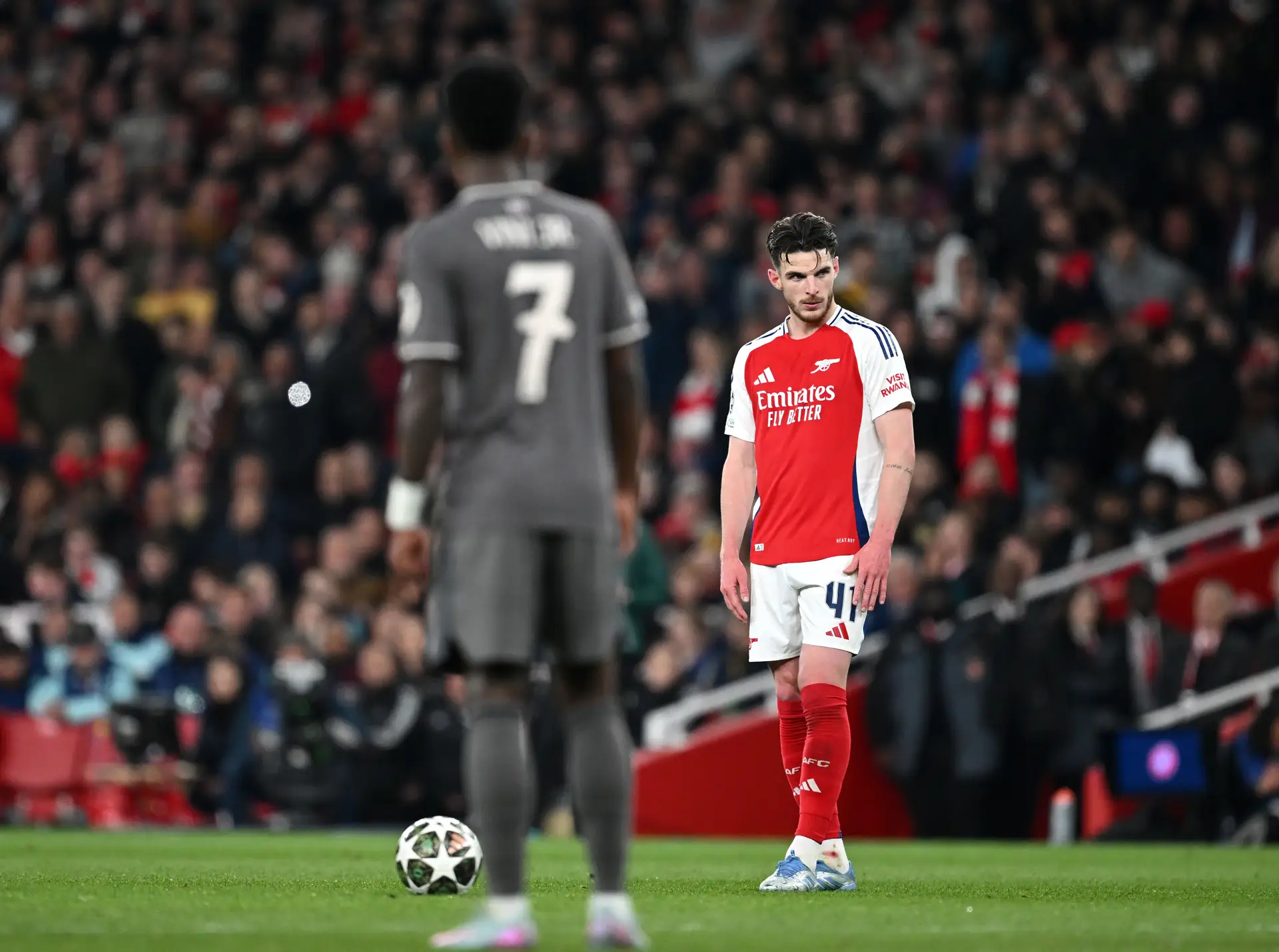 Que barulho é este? Foi só Declan Rice a lançar foguetes