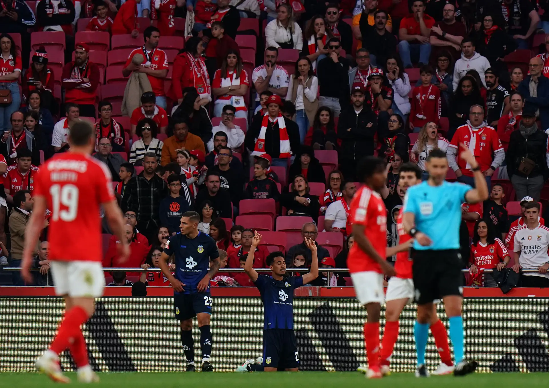 A síndrome da intranquilidade do líder infetou o Benfica