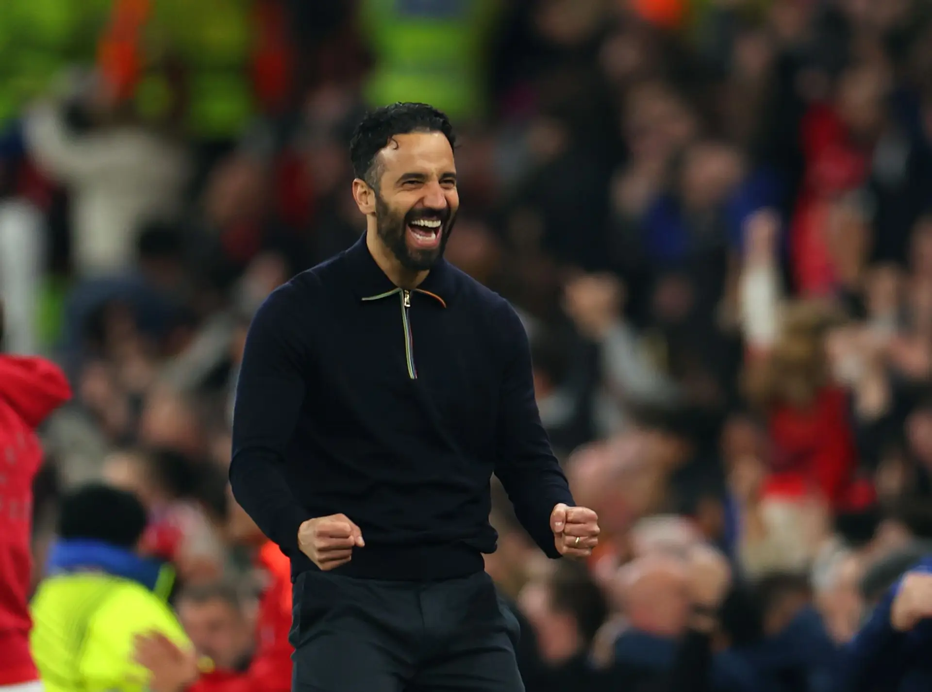 Manchester United 5-4 Lyon. A noite de loucos em que Ruben Amorim sorriu perante o rugido de Old Trafford 
