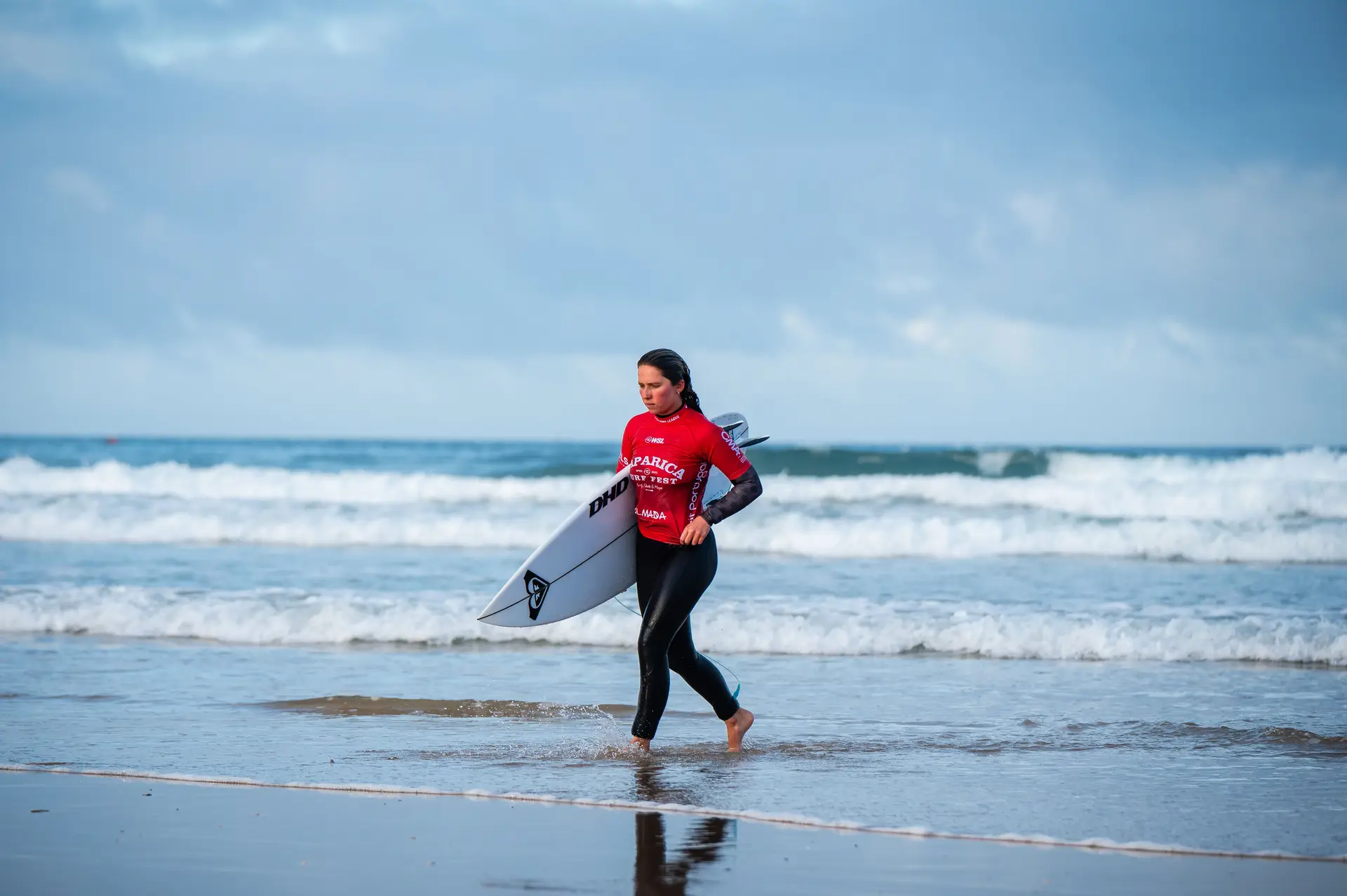 Francisca Veselko já estava no degrau acima, mesmo assim ganhou na Caparica para ser vice-campeã europeia de surf