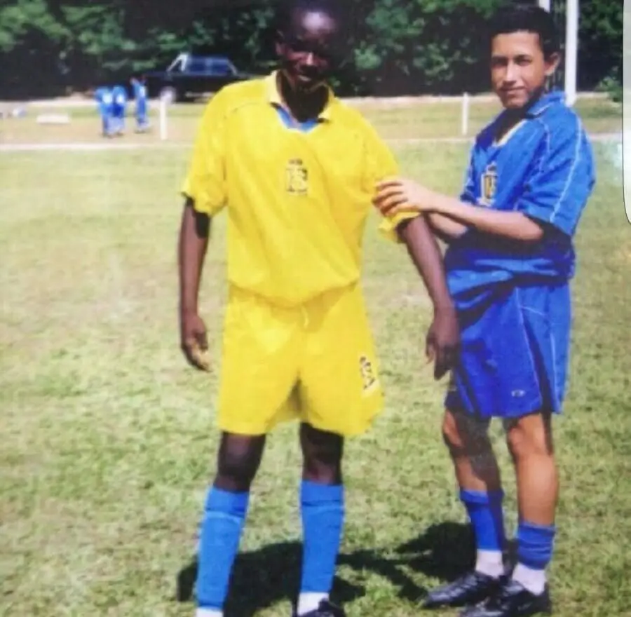 Com 12 anos, Jefferson (à direita), em Salvador
