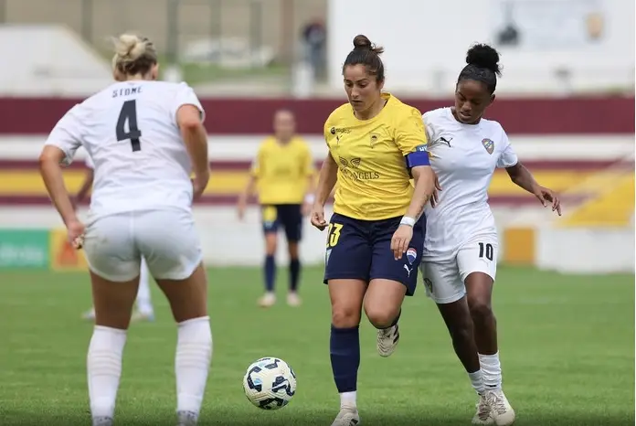 Jogadoras do Estoril e Damaiense têm, ou tiveram, salários em atraso. E subiu para três a conta de equipas com incumprimentos na Liga BPI