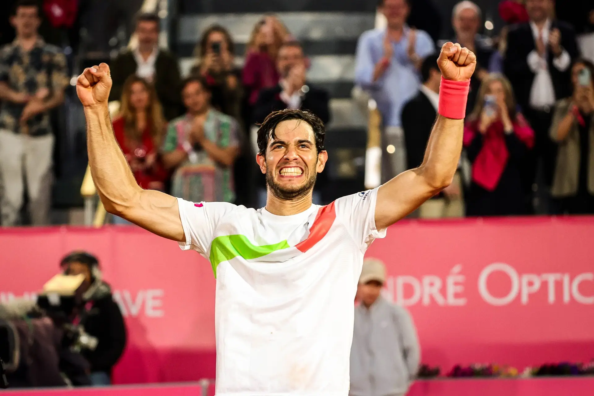 Nuno Borges sobreviveu ao jogo mais longo da história do Estoril Open. Ou, como ele diz, foi “um fim de tarde bem-passado”