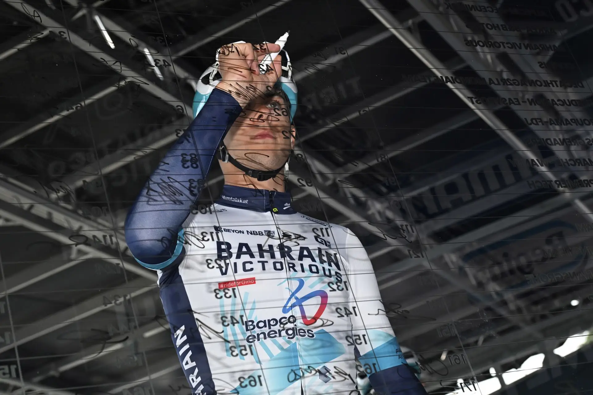 Afonso Eulálio quase só pedalava em corridas amadoras e agora anda “sempre a correr com o Pogacar, o Ayuso e a acompanhar o Tiberi”