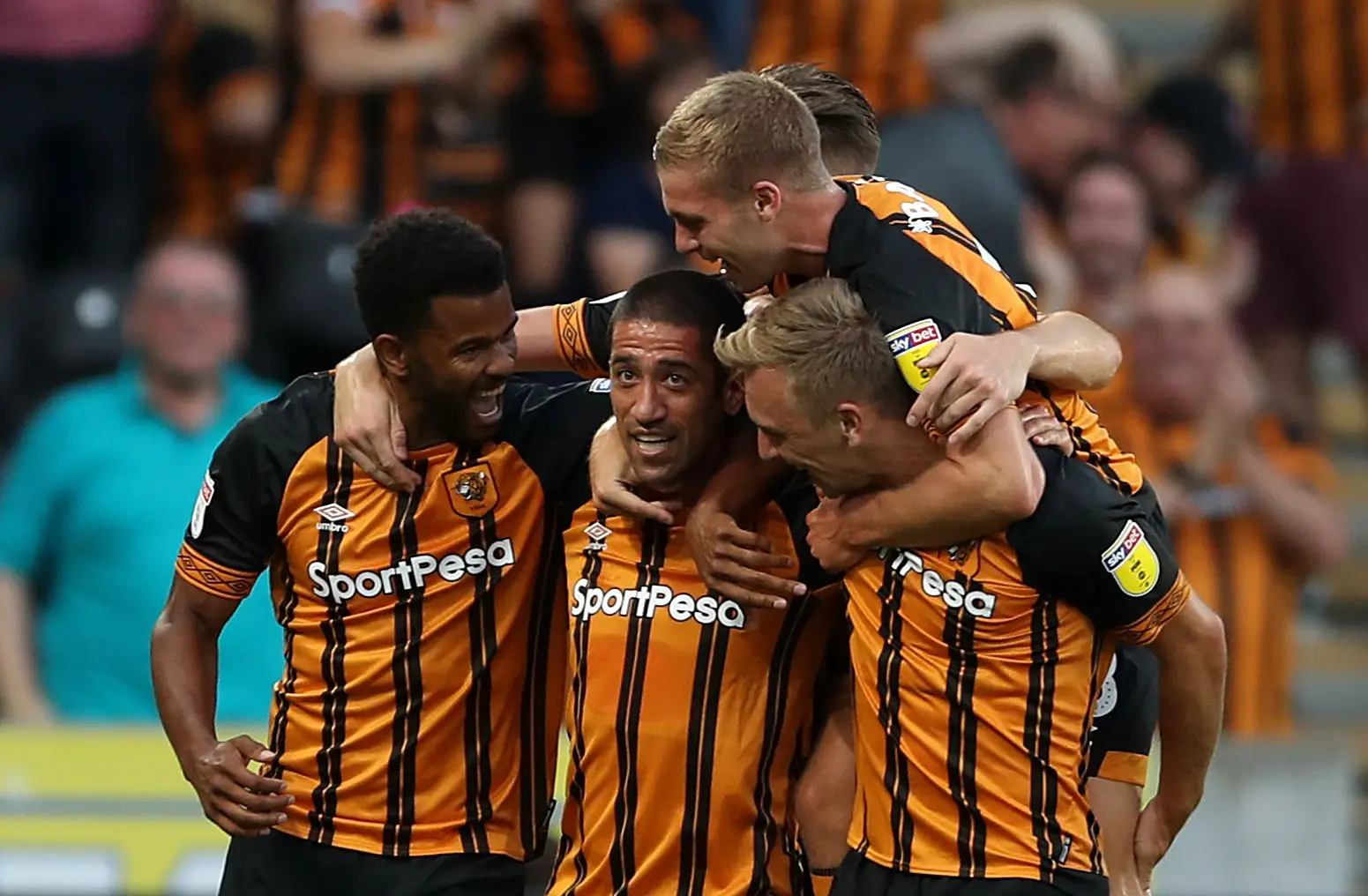 Evandro (no centro) a festejar um golo pelo Hull City