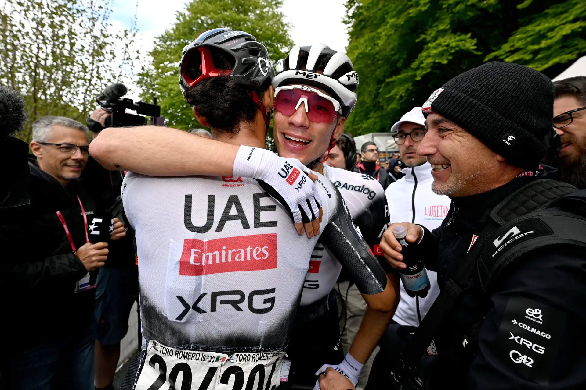 Chegou a montanha e Roglič é de novo líder do Giro d'Itália, mas foi Juan Ayuso a dar os melhores sinais