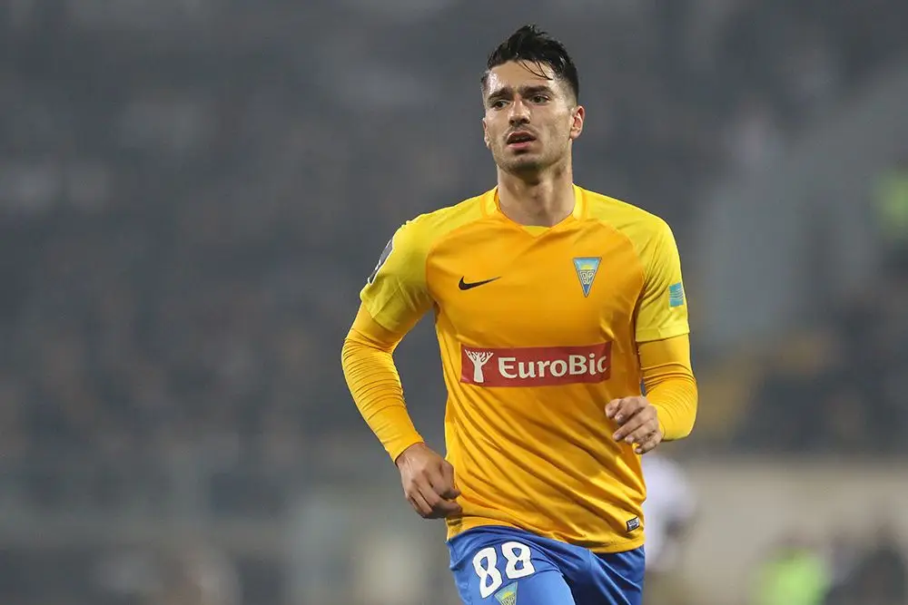 Em 2017/18, o médio foi emprestado ao Estoril Praia