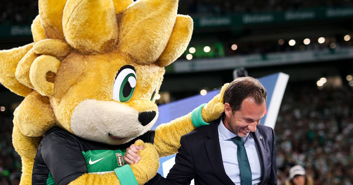 Frederico Varandas anuncia recandidatura à presidência do Sporting: “Consideramos estar a meio da nossa missão” Frederico Varandas anuncia recandidatura à presidência do Sporting: “Consideramos estar a meio da nossa missão”