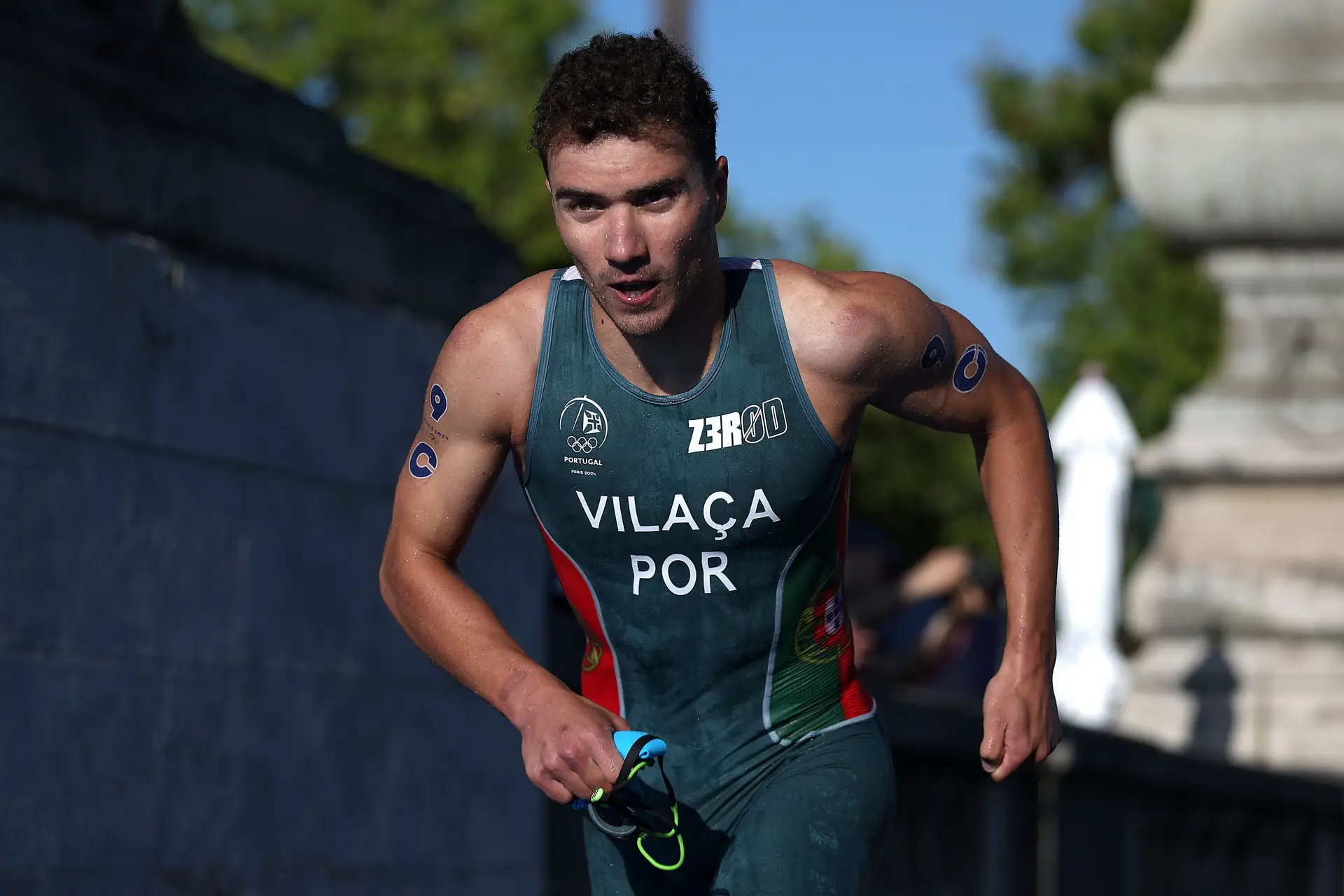 Vasco Vilaça nadou, pedalou e correu até ganhar a prata na segunda etapa do Mundial de triatlo