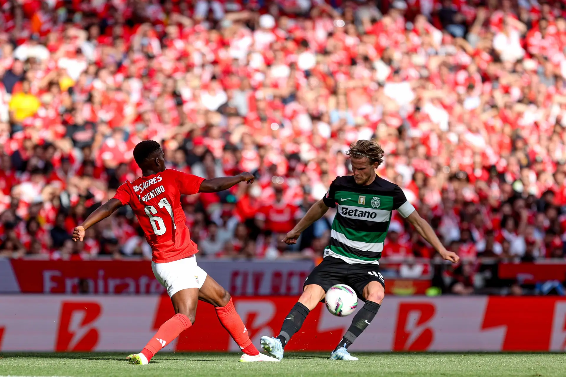 Jogos da penúltima jornada do campeonato entre concorrentes diretos também vão ser à mesma hora