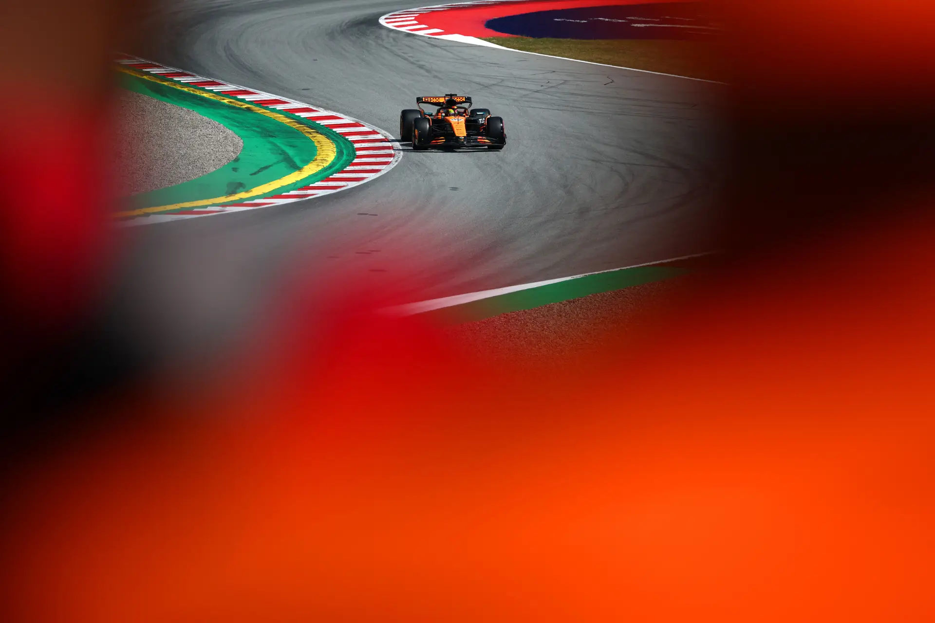 Oscar Piastri vai partir da pole para o GP Espanha