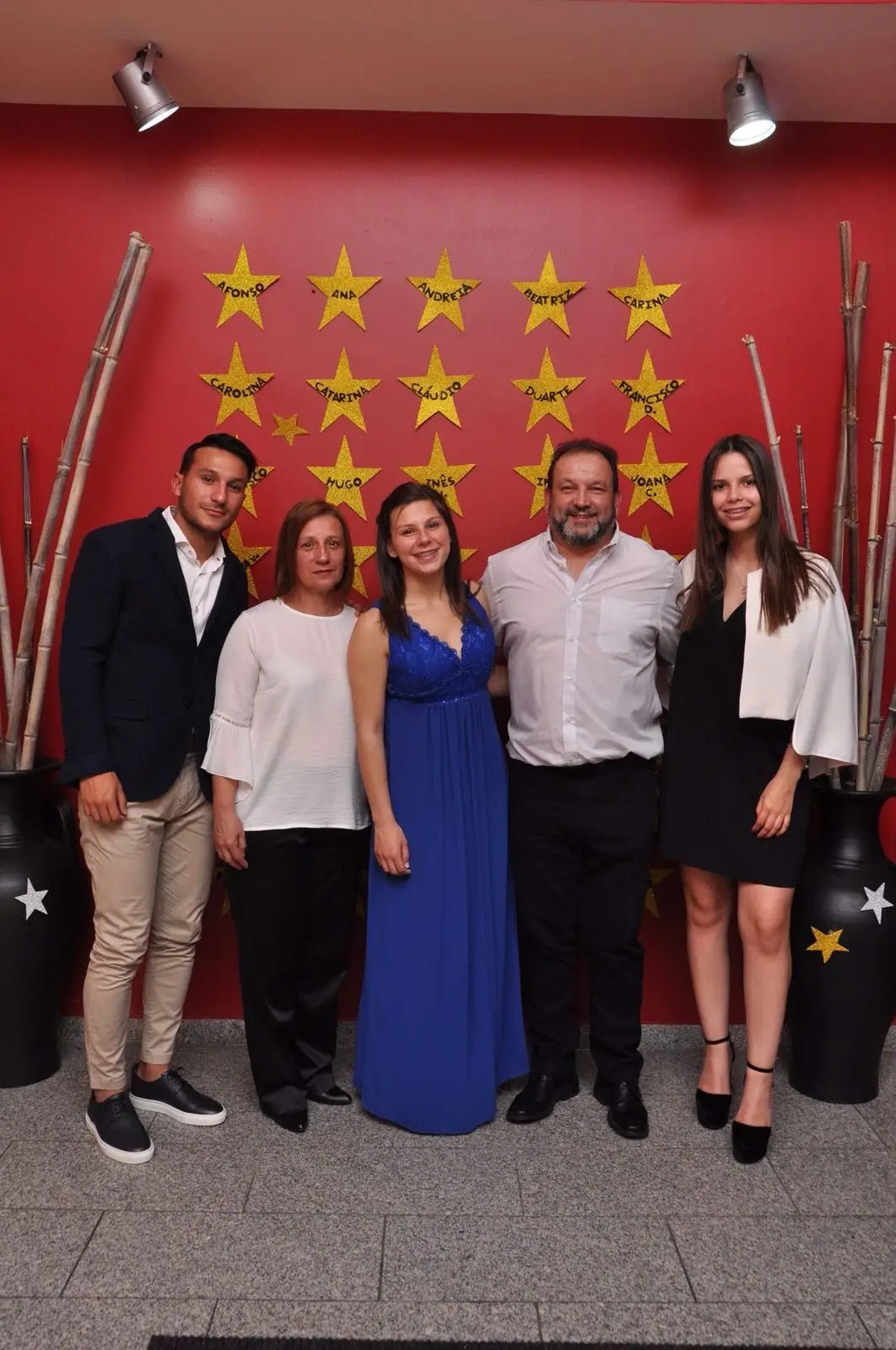 João com a mãe, a irmã, o pai e a mulher