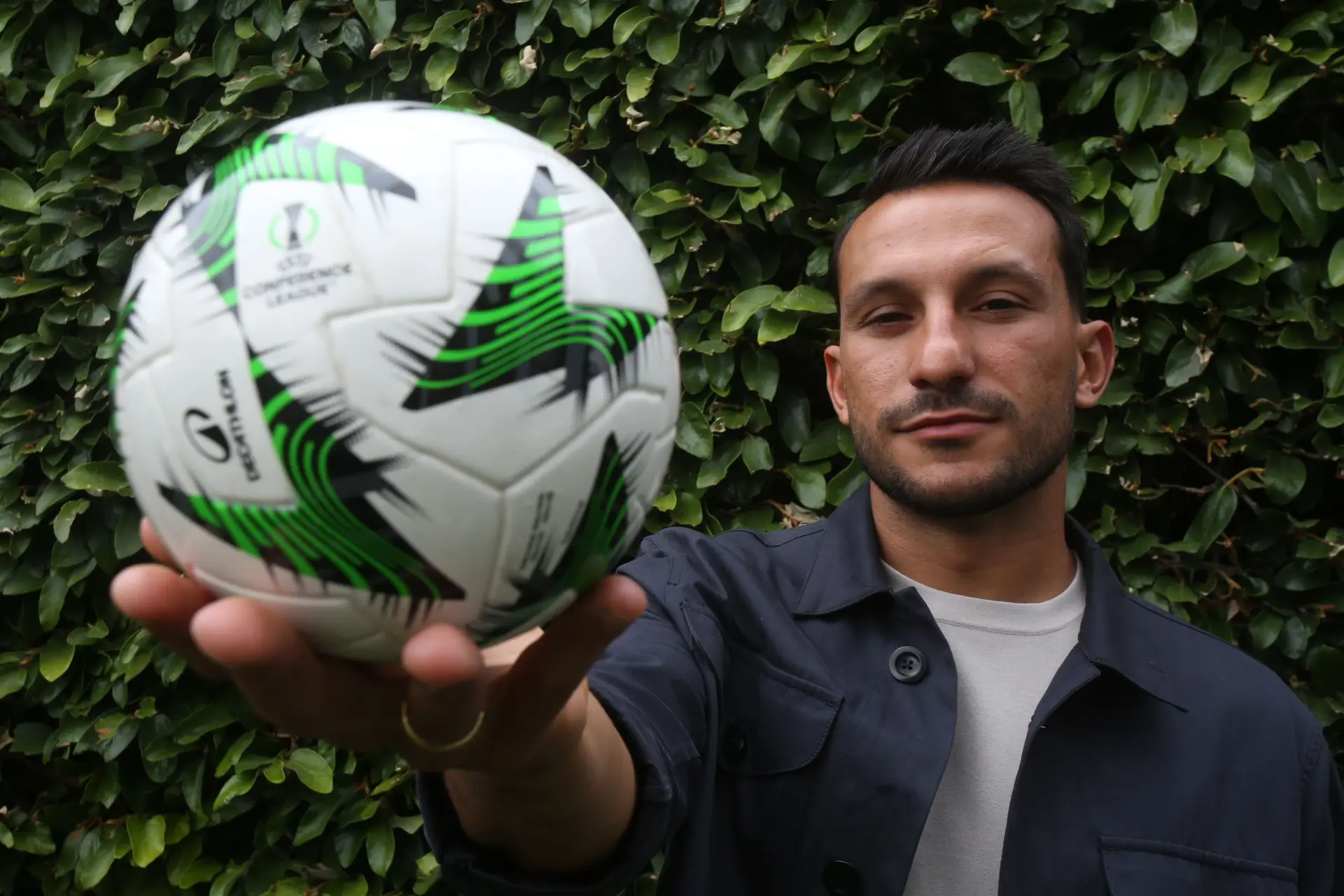 “Senti que estava confortável em não jogar no Benfica, não gostei disso e fui para o Nottingham Forest ganhar 10 vezes mais”