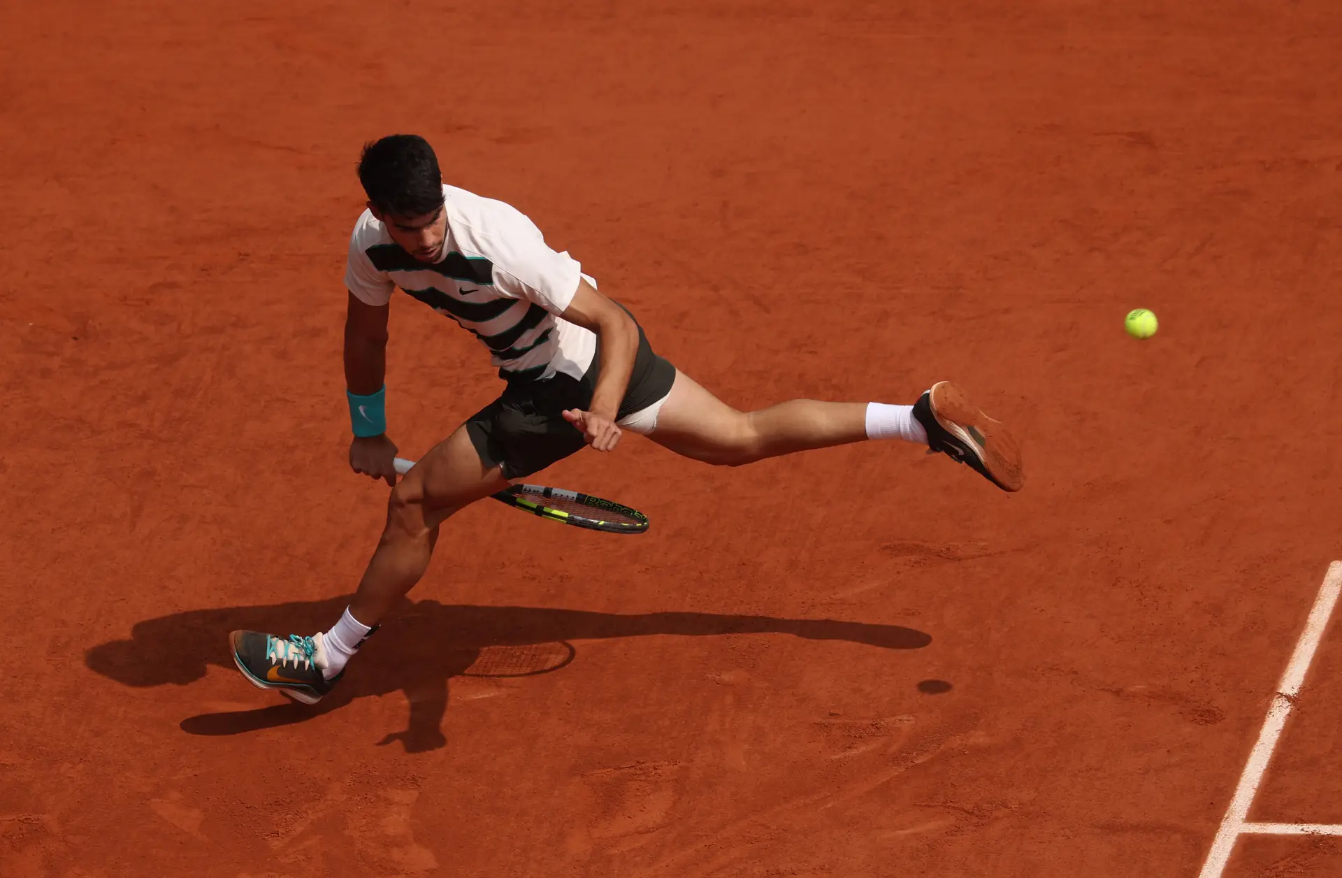 Se é possível afirmá-lo, Alcaraz foi melhor do que Sinner na maior final de Roland-Garros. Mas só por pouco, mesmo muito pouco
