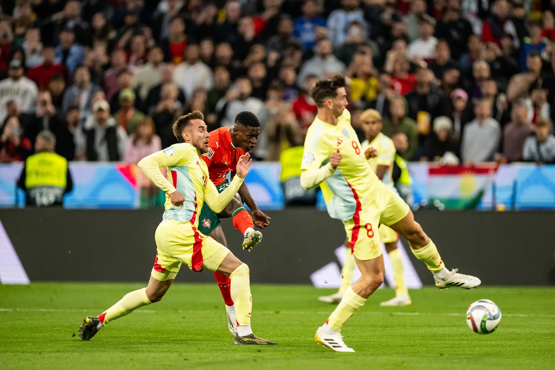A seleção que joga o que Mendes quiser ganhou a Liga das Nações. Já tinha Paris, agora tem Munique