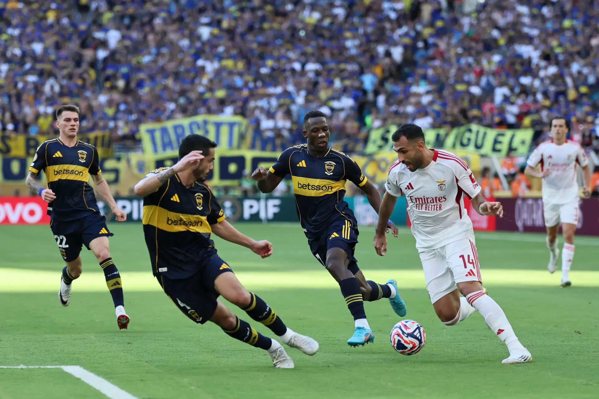 Sem soluções para a agressividade do Boca, o eurocentrismo também escorregou com o Benfica
