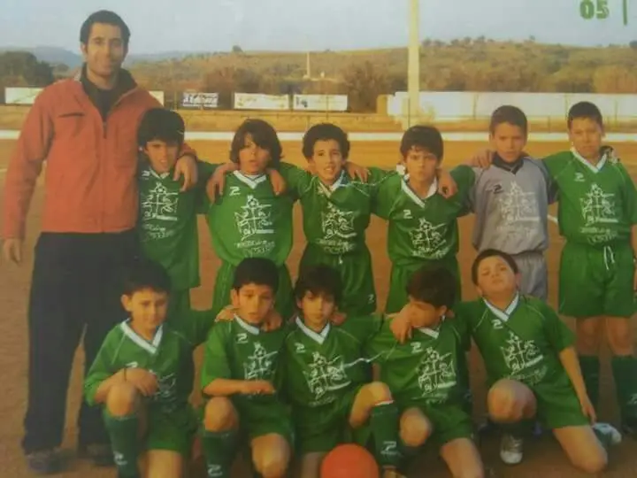 Quando ainda jogava pelo Vasco da Gama da Vidigueira, Acácio começou a treinar os miúdos de 10 anos do clube