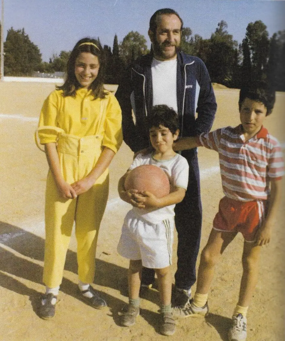 Com o pai e os dois irmãos mais velhos: Sónia e Tiago