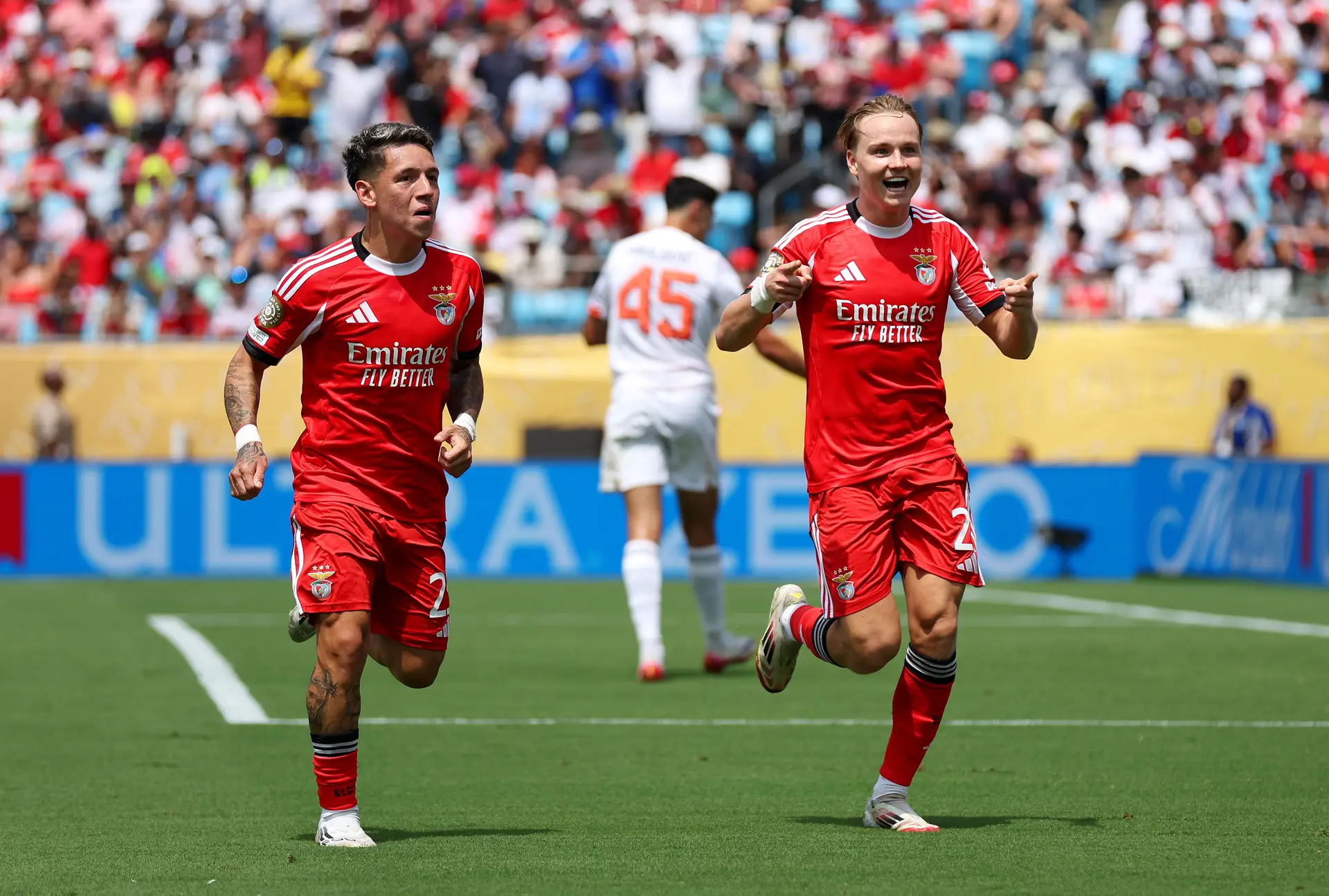 Andreas Schjelderup festeja o 1-0