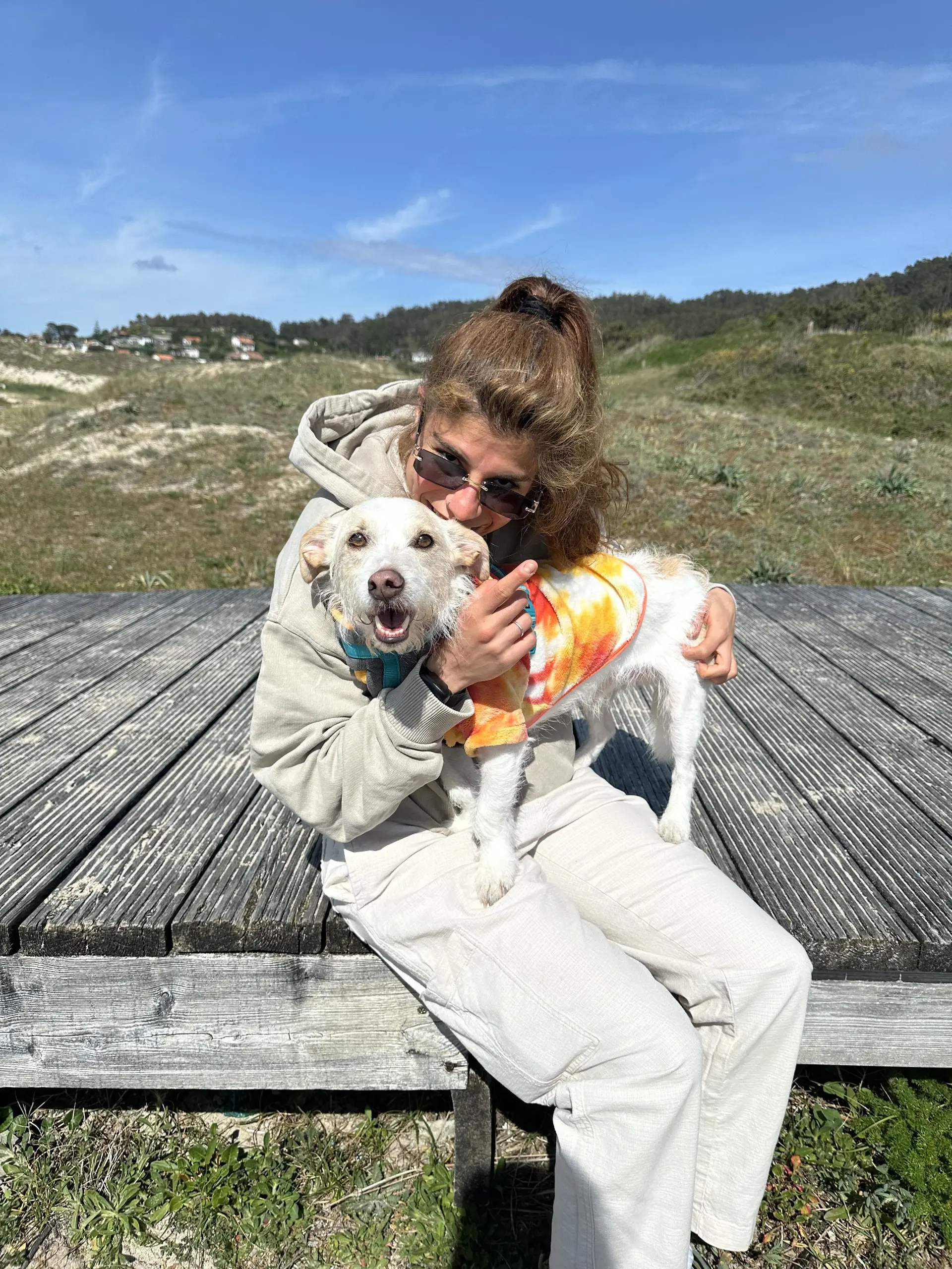 Inês com o seu cão Kinder