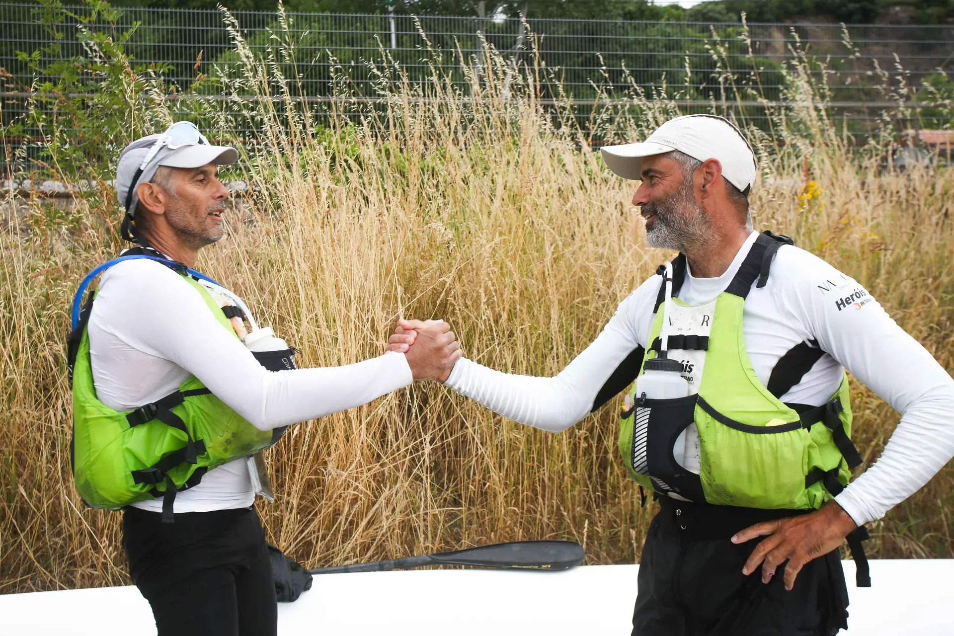 De que planeta vêm estes extraterrestres que devoram ultramaratonas de canoagem em troca de medalhas de participação e champanhe?