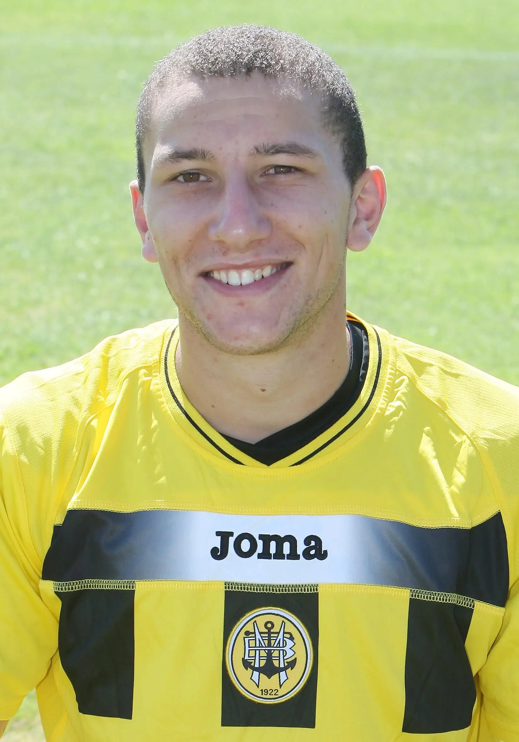 Na época 2012/13, André estreou-se na I Liga pelo Beira-Mar  