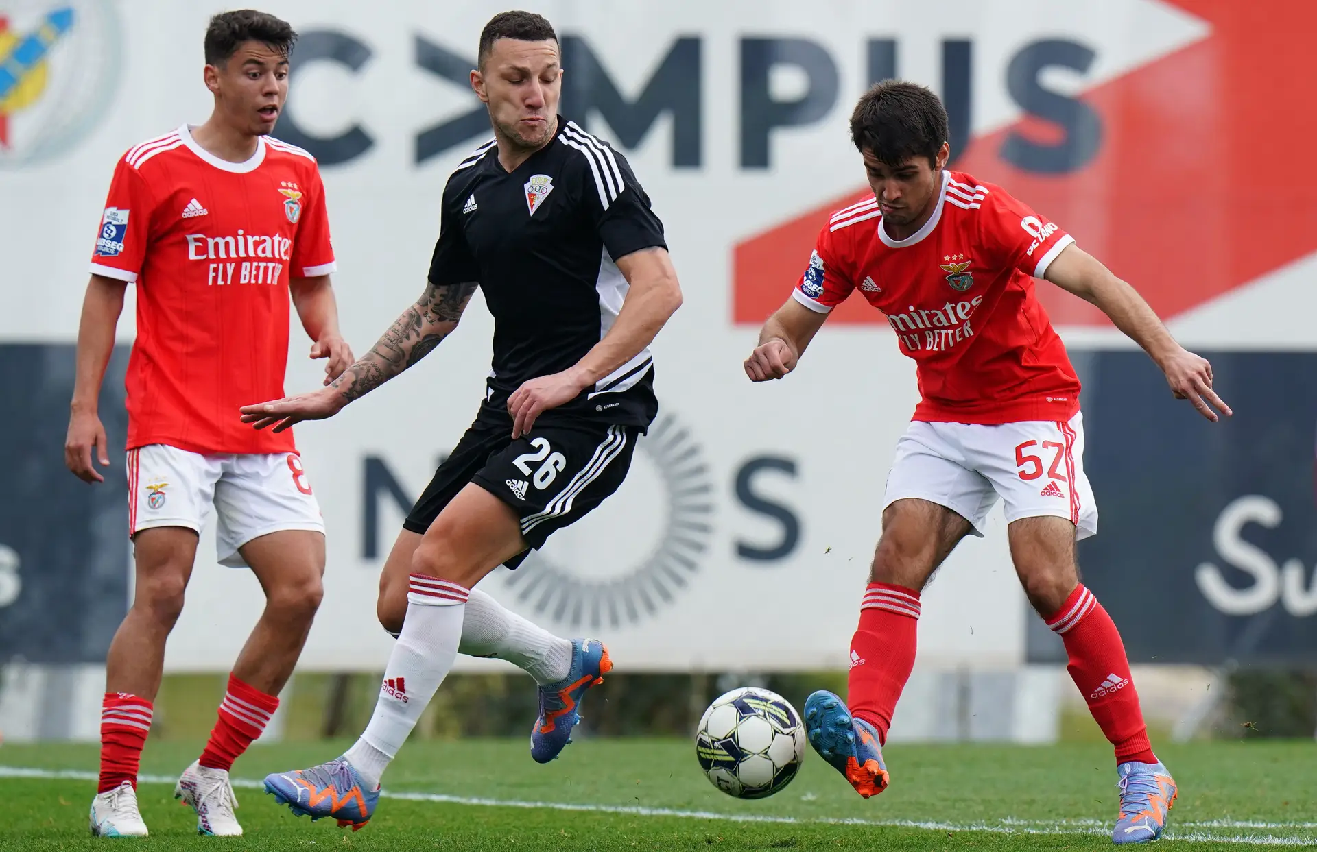 André (de preto) durante um jogo pelo Vilafranquense