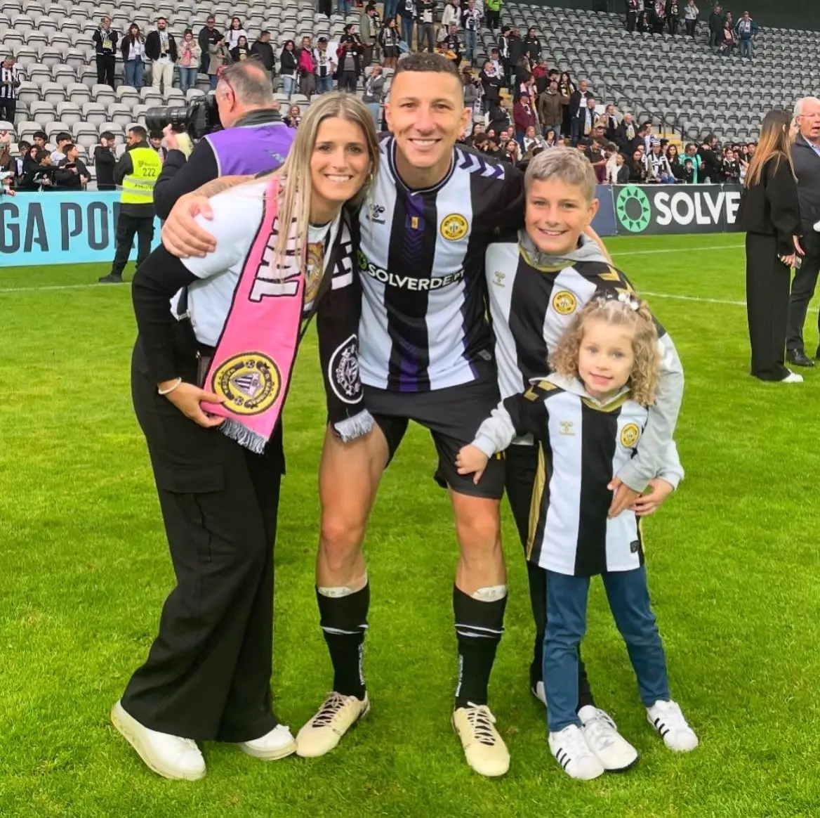 André com a mulher e os dois filhos