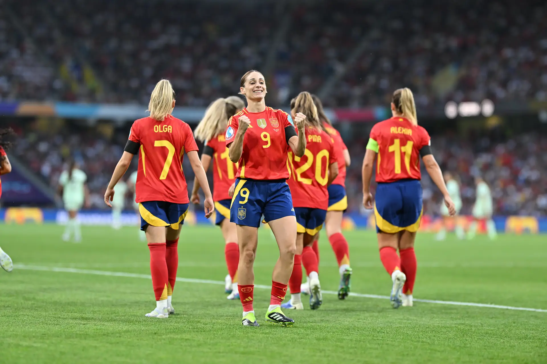 Esther González, a melga espanhola que marcou dois golos a Portugal, vive “muito contente” no Euro que a Espanha tanto quer