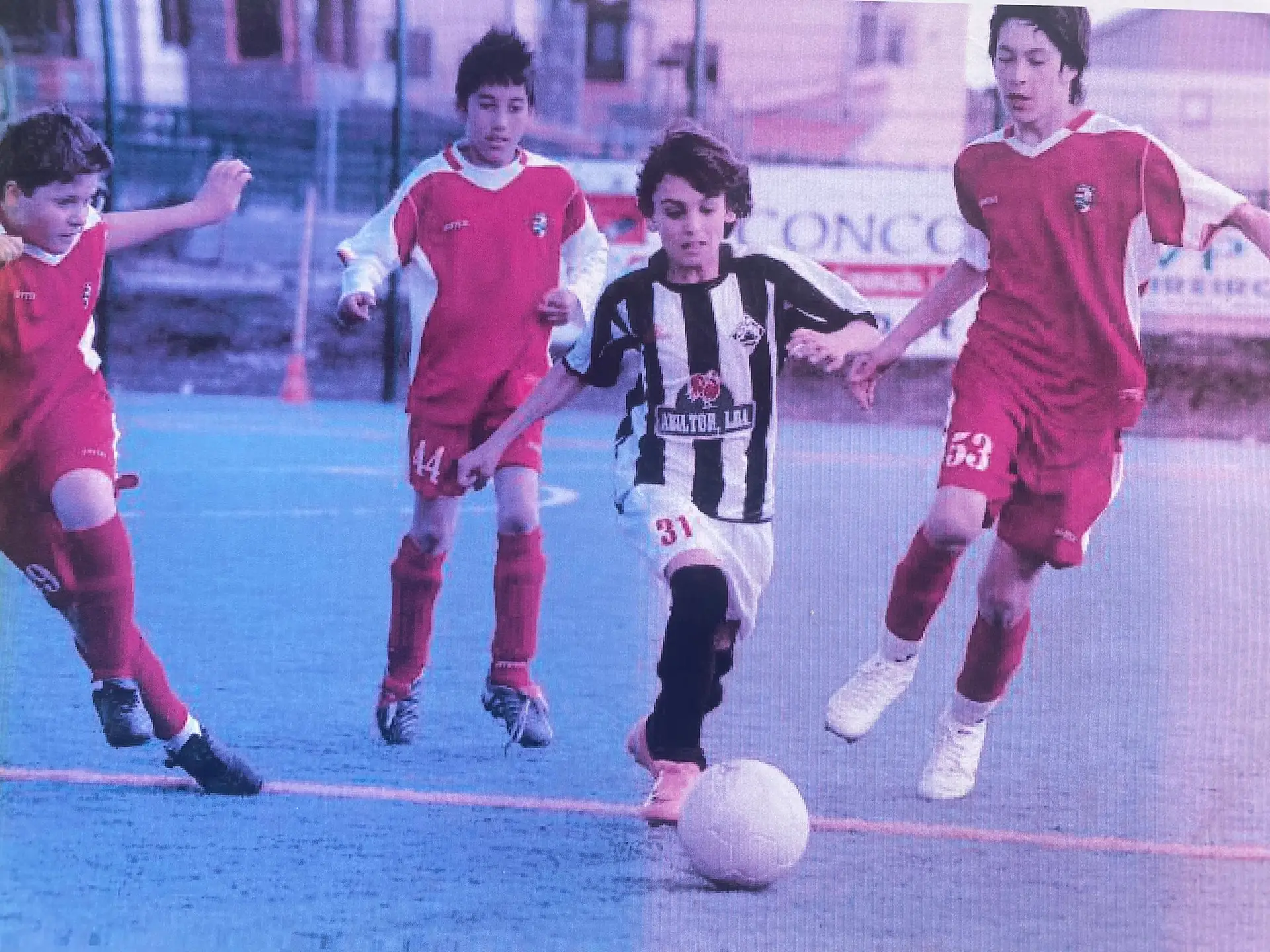 Rui (com a bola) aos 10 anos a jogar pelo Mirandela