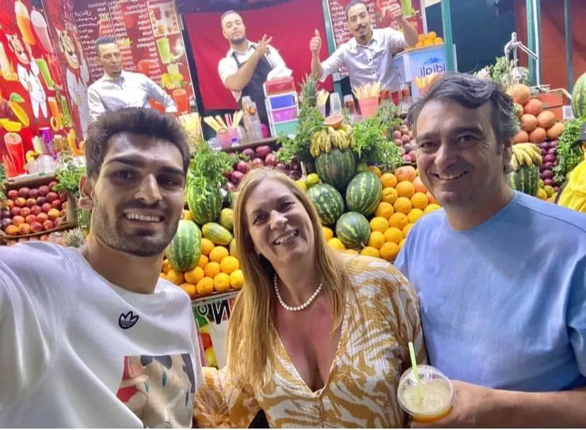 O médio com os pais