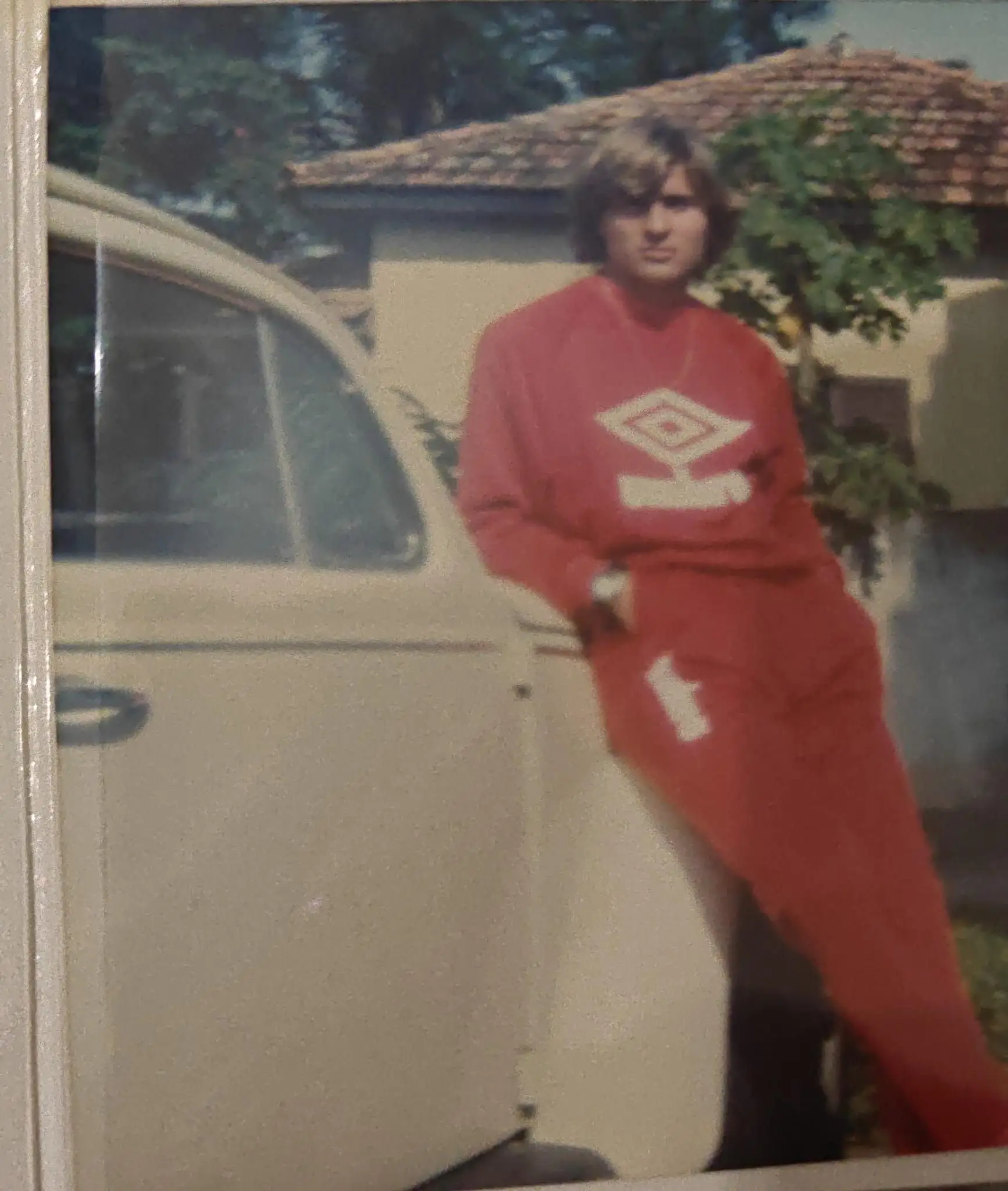 O jovem central fez toda a formação no Inter de Porto Alegre 