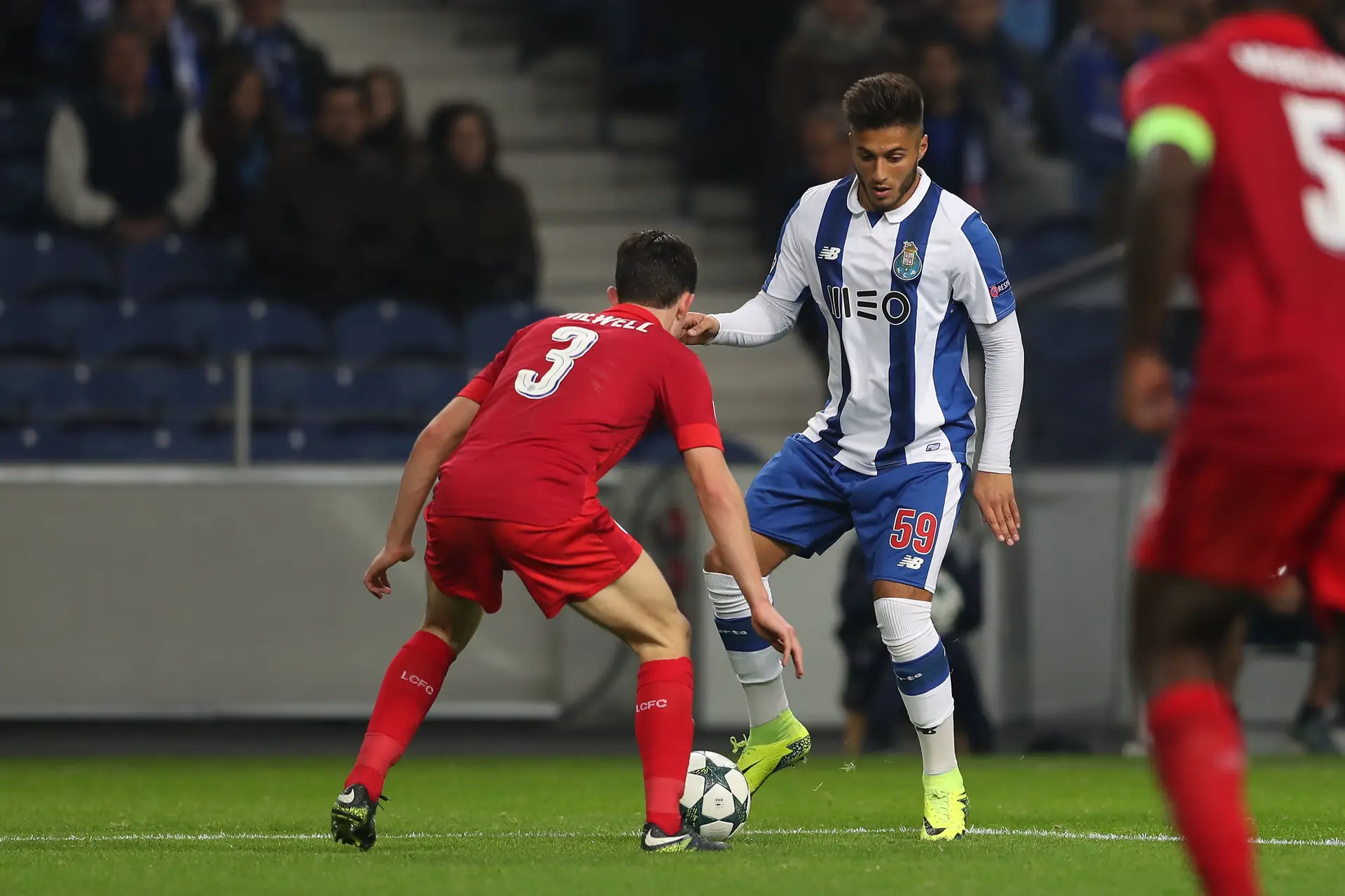 A estreia na Liga dos Campeões contra o Leicester City, em 2016