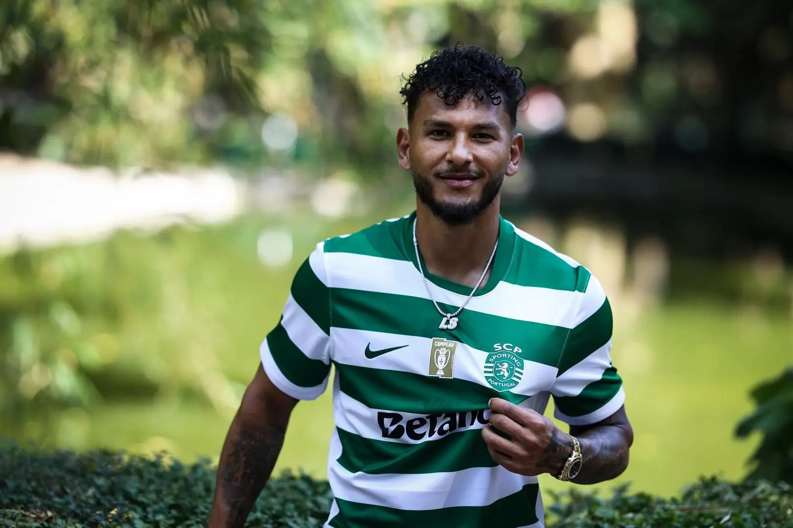 O sucessor de Gyökeres já mora no Sporting, que pagou (para já) €22 milhões por Luis Suárez