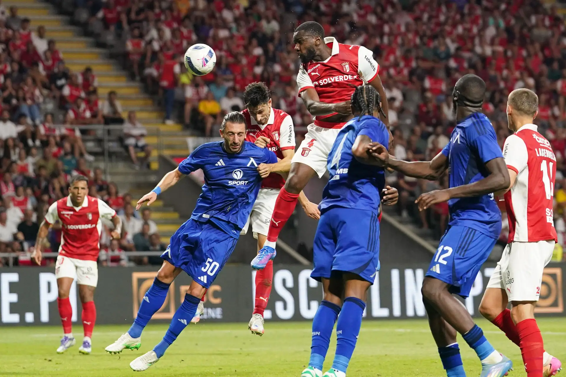 SC Braga sofreu, mas sobreviveu na Liga Europa