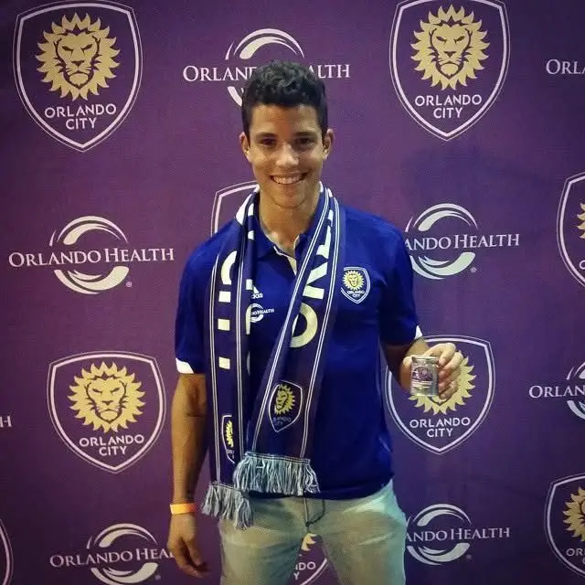Em 2014 o lateral direito assinou com Orlando City, dos EUA