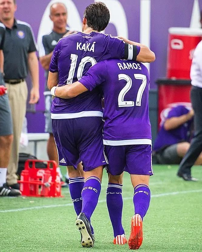 Kaká abraça Rafael Ramos