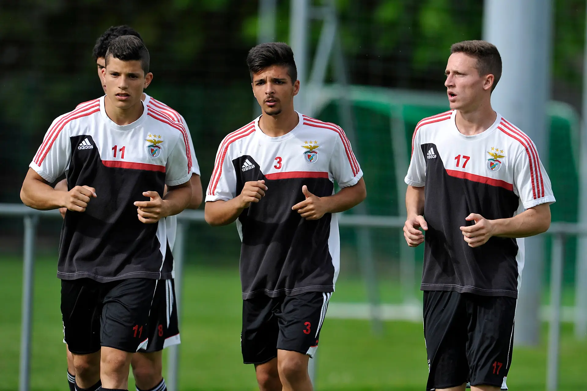 Rafale Ramos, Rochinha e Nuno Santos durante um treino pelo Benfica